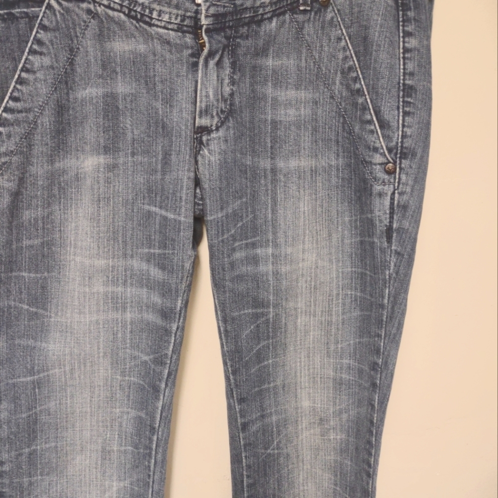 Levi's Blue Women's Dark Wash Straight Leg Denim Jeans Size 30W 32L - Picture 7 of 15